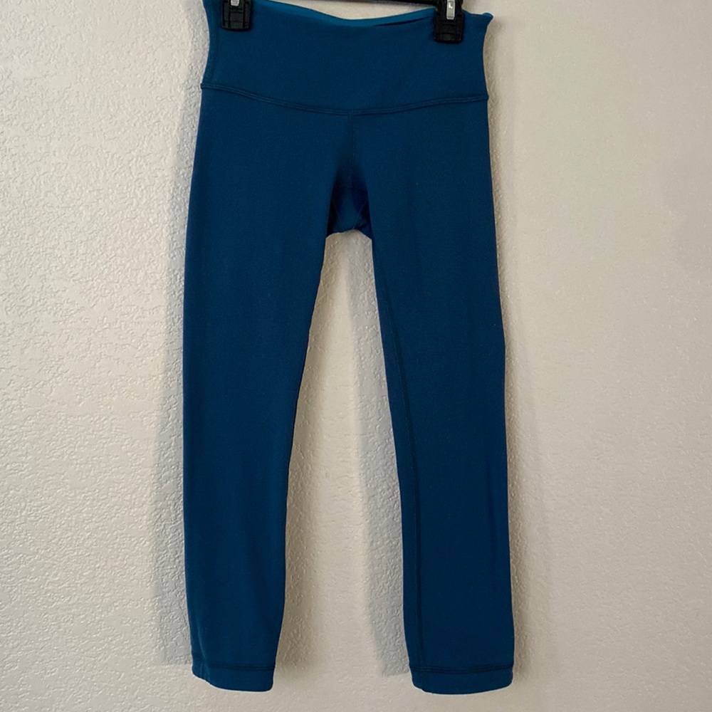 Lulu lemon capri leggings, reversable, pre-owned